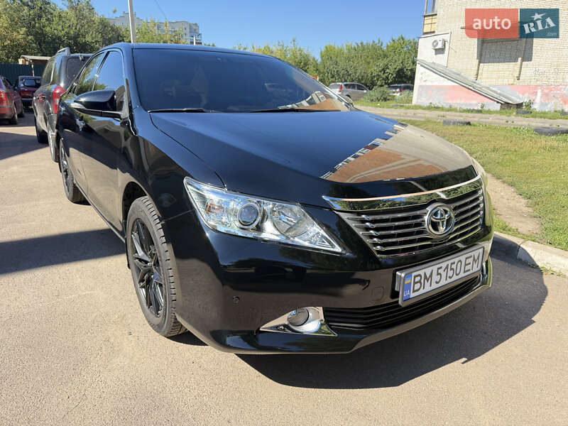 Седан Toyota Camry 2013 в Сумах