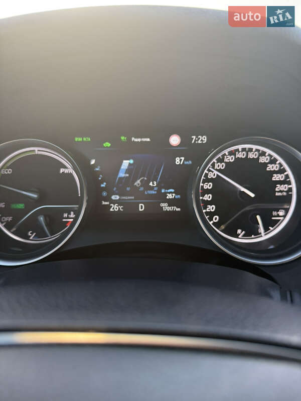 Седан Toyota Camry 2023 в Полтаве