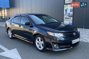 Седан Toyota Camry 2012 в Києві