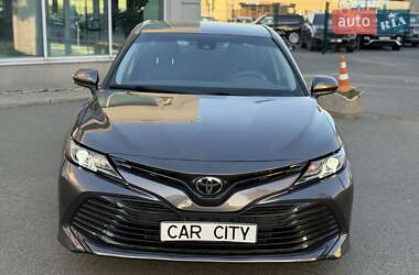 Седан Toyota Camry 2019 в 