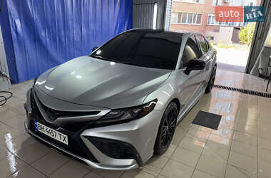 Седан Toyota Camry 2019 в Черноморске