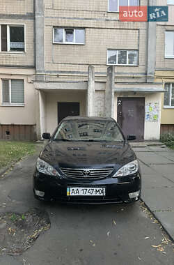 Седан Toyota Camry 2005 в Києві