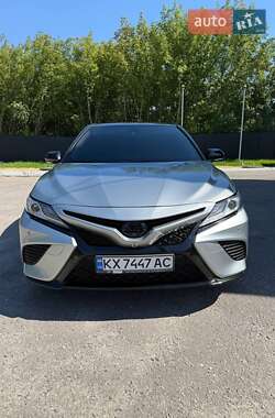 Седан Toyota Camry 2019 в Харкові
