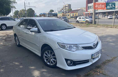 Седан Toyota Camry 2012 в Полтаві
