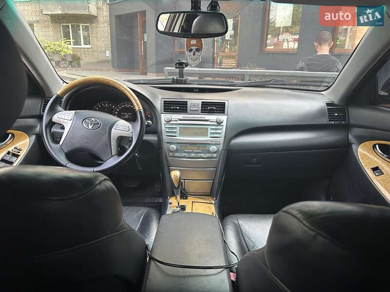 Седан Toyota Camry 2006 в Дніпрі