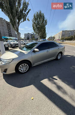 Седан Toyota Camry 2013 в Києві