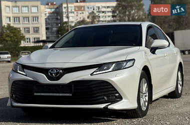 Седан Toyota Camry 2018 в Запоріжжі