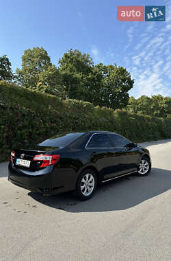 Седан Toyota Camry 2012 в Днепре