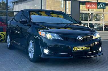 Седан Toyota Camry 2013 в Івано-Франківську