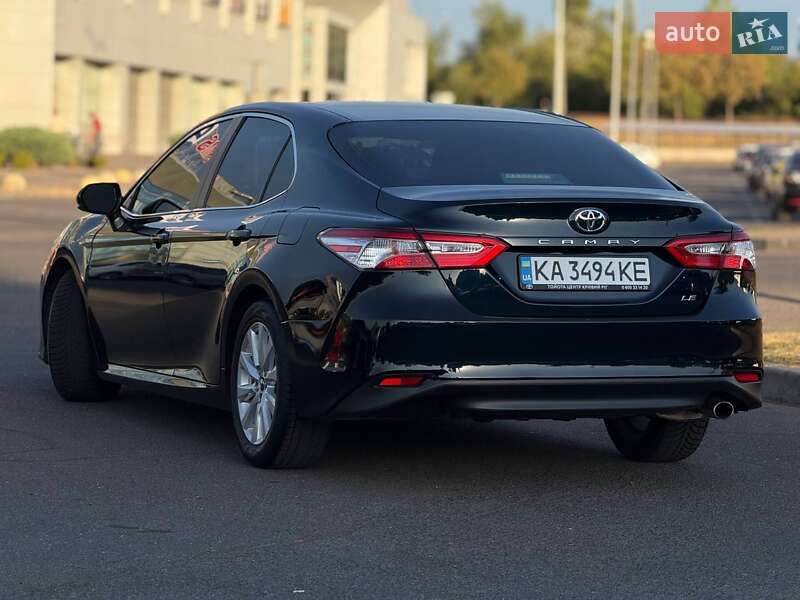 Седан Toyota Camry 2017 в Кривом Роге