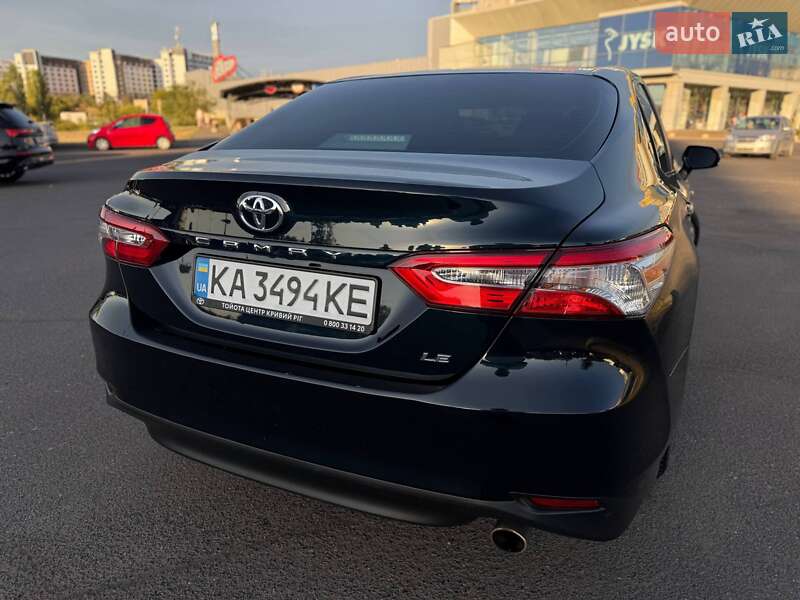 Седан Toyota Camry 2017 в Кривом Роге