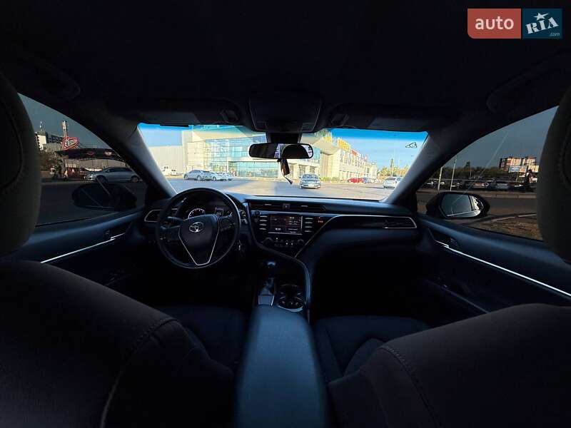 Седан Toyota Camry 2017 в Кривом Роге