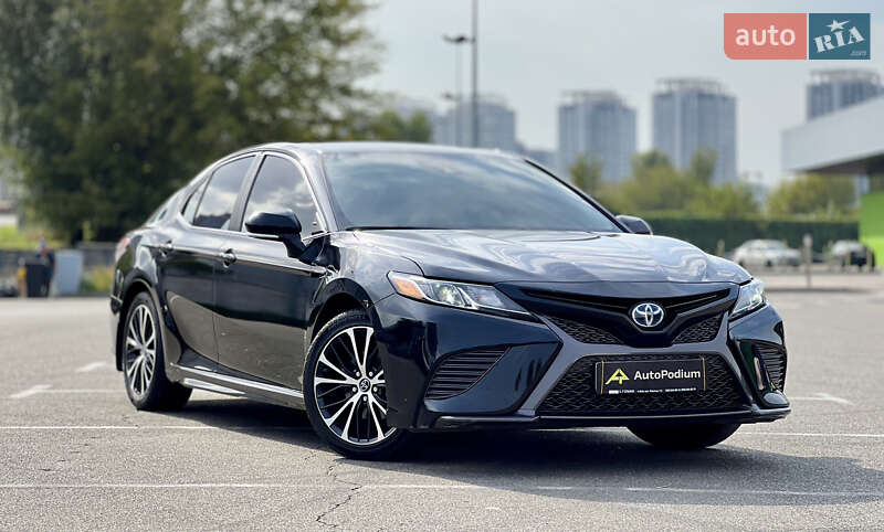 Toyota Camry 2019