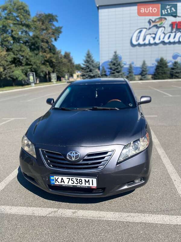Седан Toyota Camry 2008 в Броварах