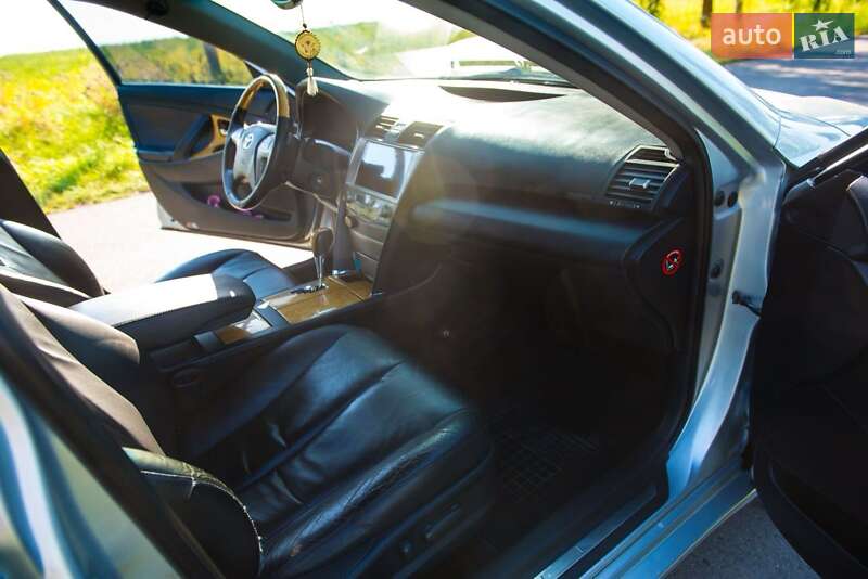 Седан Toyota Camry 2006 в Черновцах