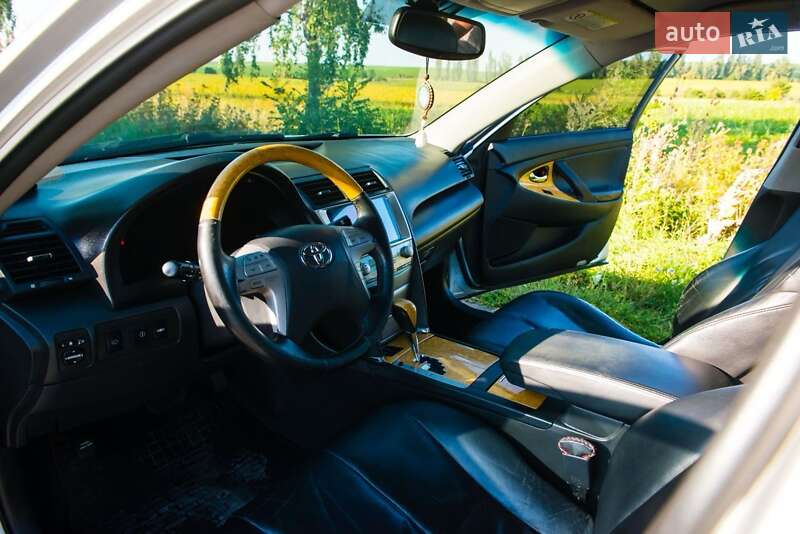 Седан Toyota Camry 2006 в Черновцах