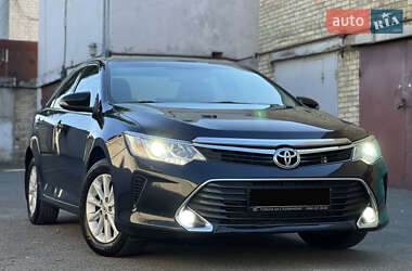 Седан Toyota Camry 2016 в Києві