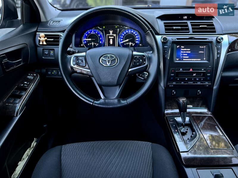 Седан Toyota Camry 2015 в Одессе