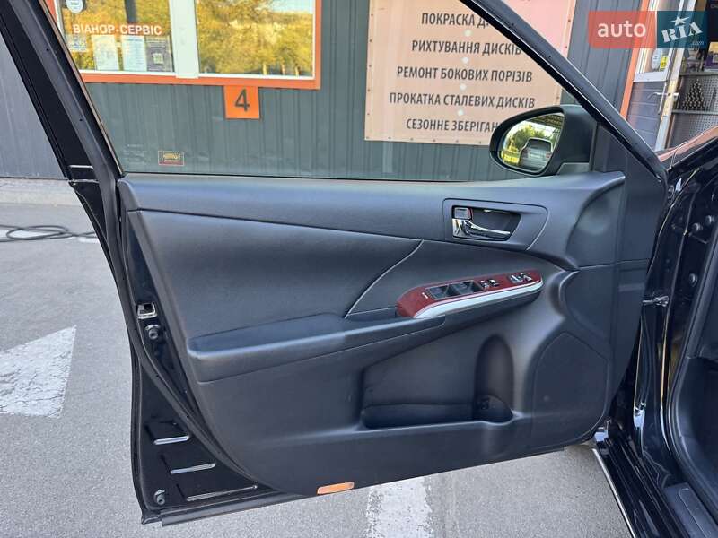 Седан Toyota Camry 2013 в Києві