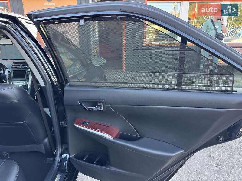 Седан Toyota Camry 2013 в Києві