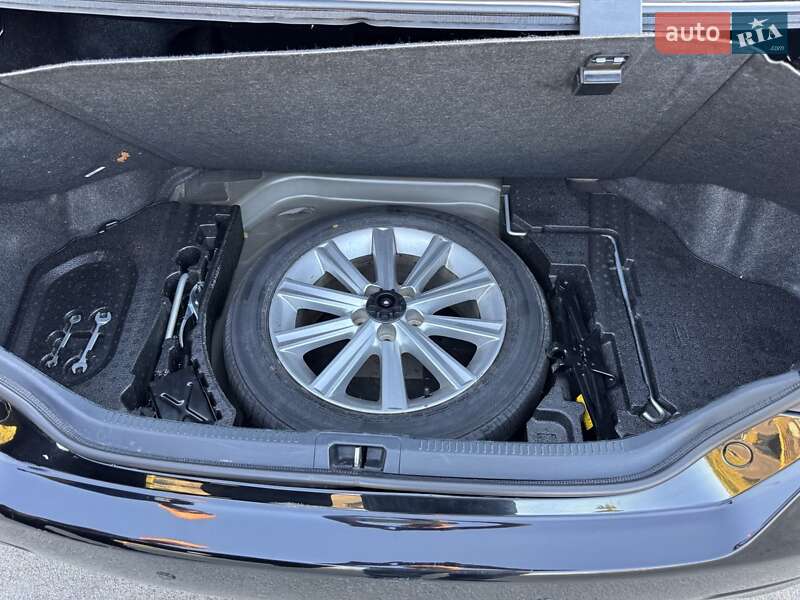 Седан Toyota Camry 2013 в Києві