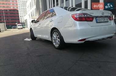 Седан Toyota Camry 2015 в Киеве