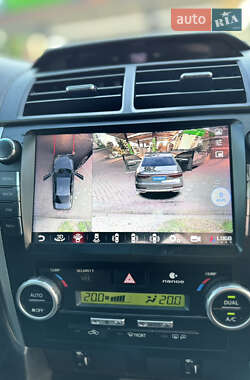 Седан Toyota Camry 2012 в Кривому Розі