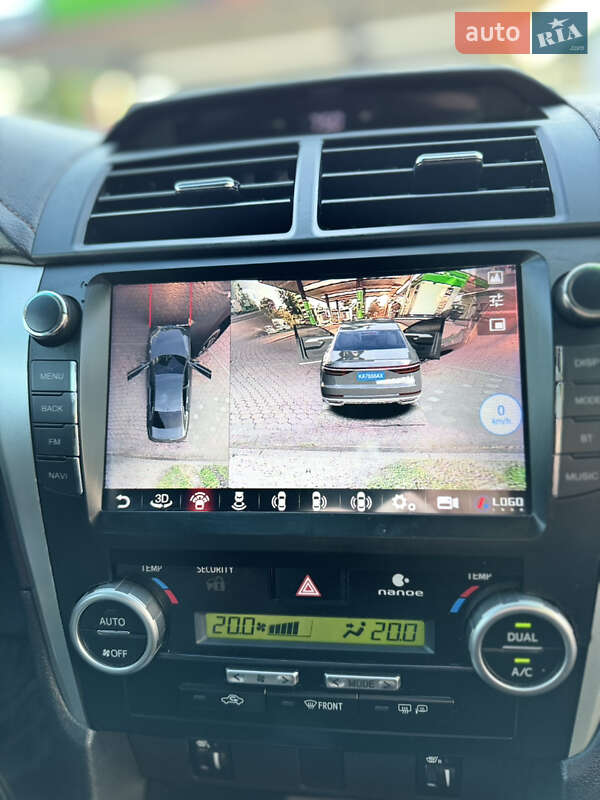 Седан Toyota Camry 2012 в Кривому Розі