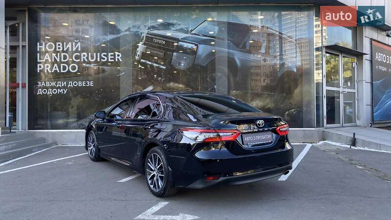 Седан Toyota Camry 2021 в Одессе