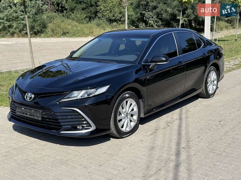 Седан Toyota Camry 2021 в Львові