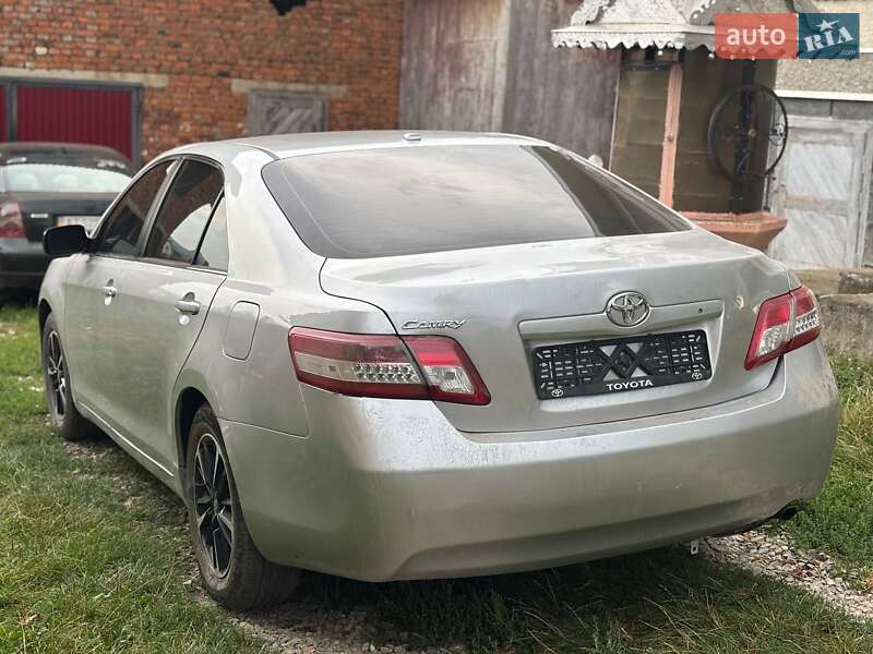 Седан Toyota Camry 2011 в Красной фото 4 Седан Toyota Camry 2011 в Красной