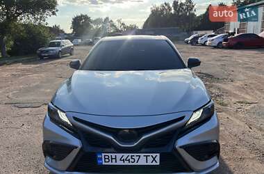 Седан Toyota Camry 2019 в Прилуках