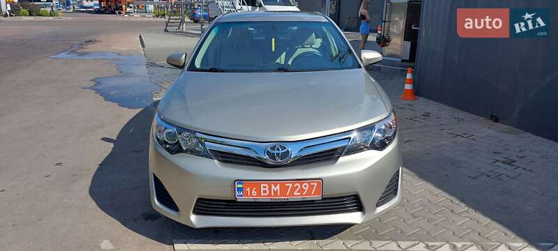 Седан Toyota Camry 2013 в Житомирі