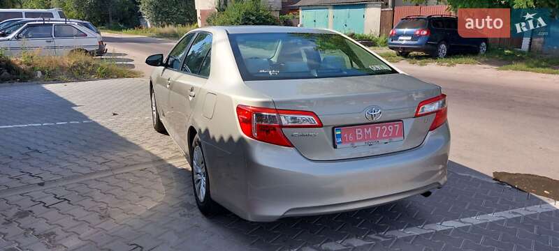Седан Toyota Camry 2013 в Житомирі
