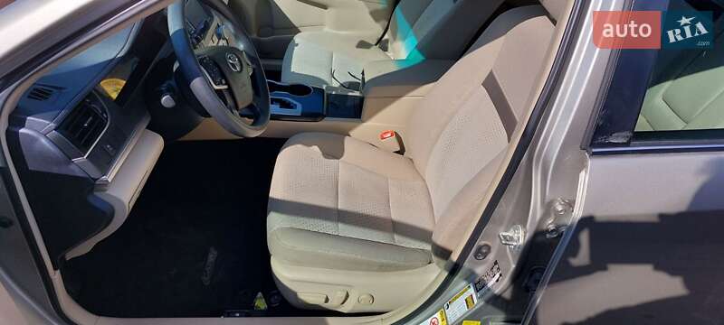 Седан Toyota Camry 2013 в Житомирі