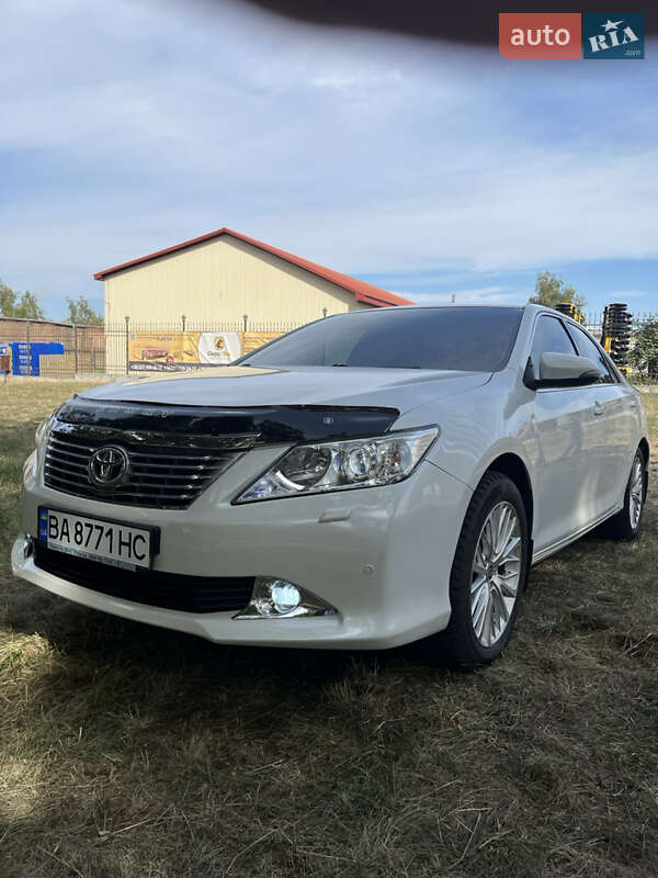 Седан Toyota Camry 2012 в Кропивницькому