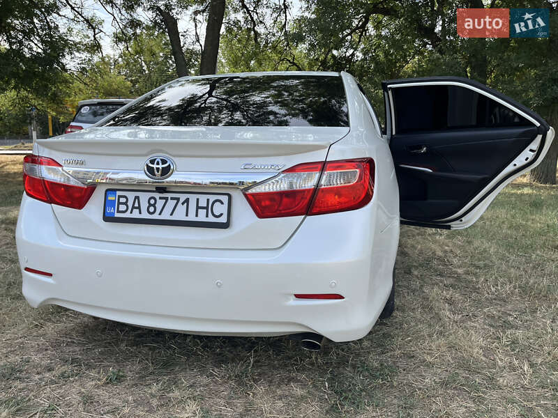 Седан Toyota Camry 2012 в Кропивницькому