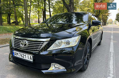 Седан Toyota Camry 2014 в Чернівцях