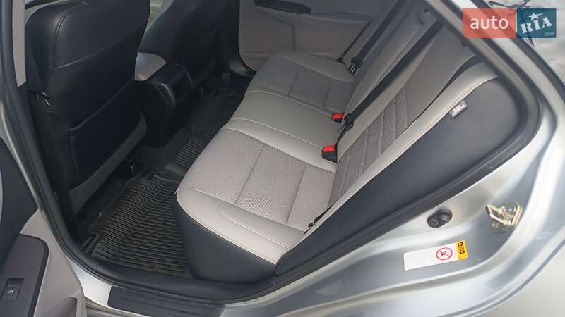 Седан Toyota Camry 2016 в Борисполі