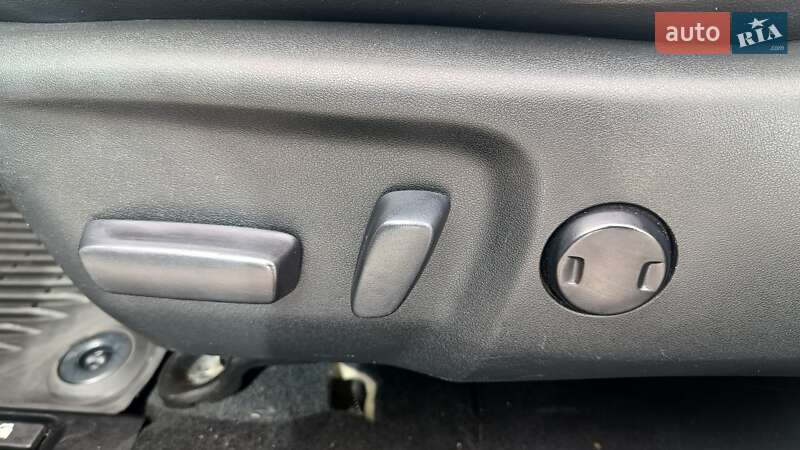 Седан Toyota Camry 2016 в Борисполі