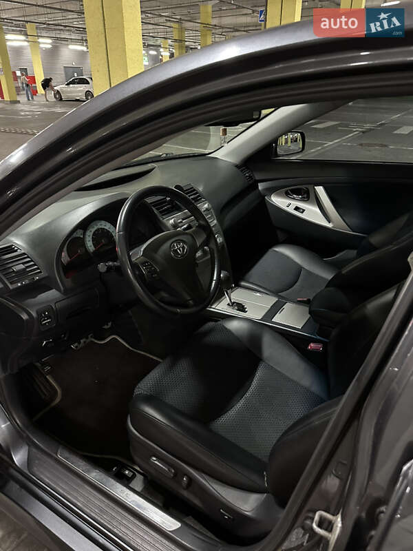 Седан Toyota Camry 2009 в Києві