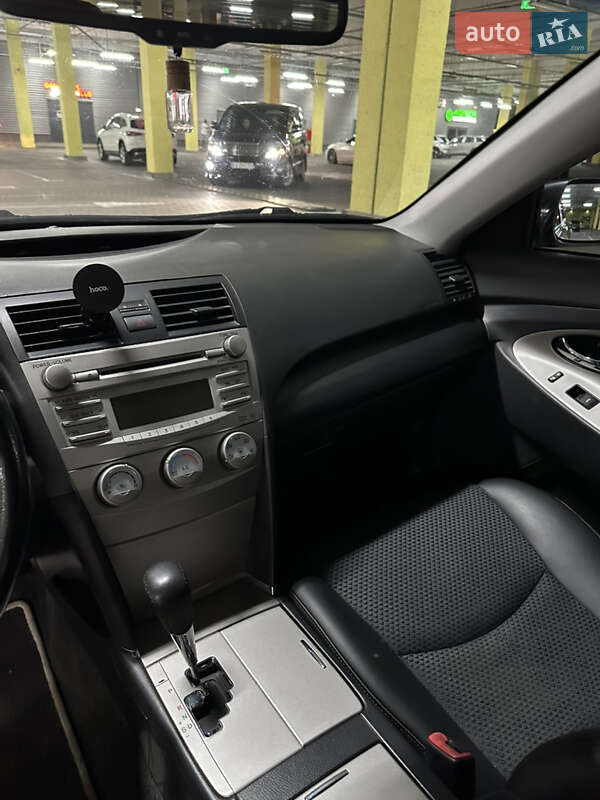 Седан Toyota Camry 2009 в Києві