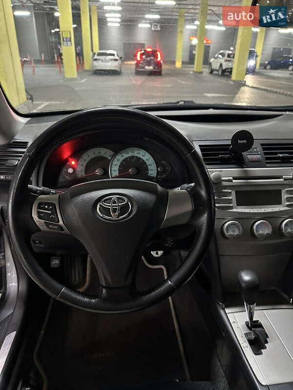 Седан Toyota Camry 2009 в Києві