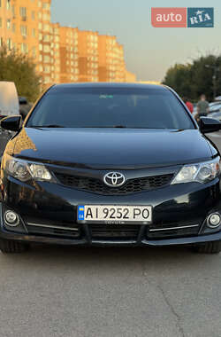Седан Toyota Camry 2015 в Киеве