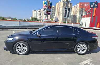 Седан Toyota Camry 2019 в 