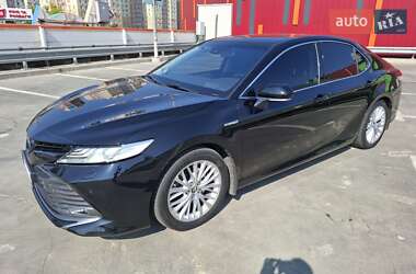 Седан Toyota Camry 2019 в Києві