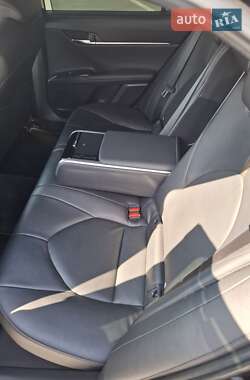 Седан Toyota Camry 2019 в 