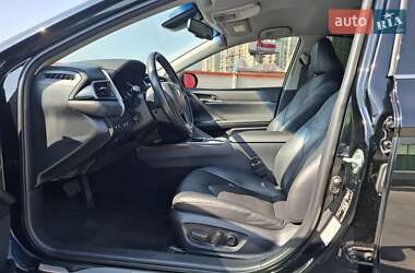 Седан Toyota Camry 2019 в 