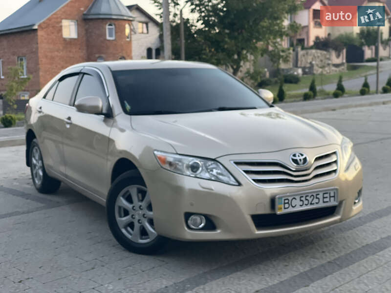 Седан Toyota Camry 2009 в Самборі