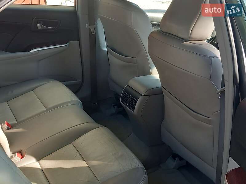 Седан Toyota Camry 2013 в Золочеве